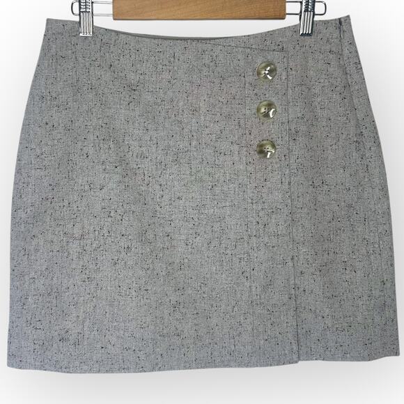 The Limited Tweed Mock Wrap Mini Skirt Size 8 Gray Speckled Button - Picture 9 of 9